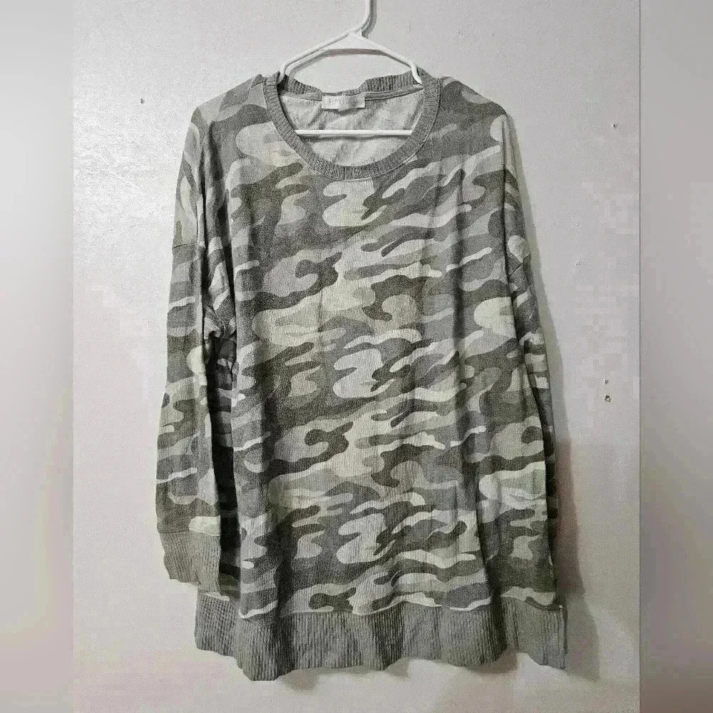 Planet gold plus size long sleeve top!